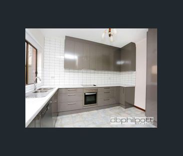 COURTYARD HOME IN THE HEART OF PROSPECT - Photo 6