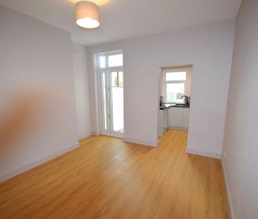 2 bedroom end of terrace house to rent - Photo 2