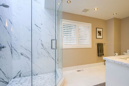 For Lease - 25 Gloucester Street, Toronto, Ontario - Photo 2