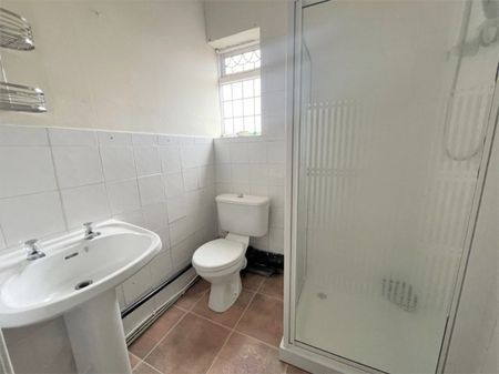 Warrington Road, Platt Bridge, , UK - Photo 4