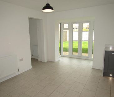 4 bedroom detached house to rent - Photo 1