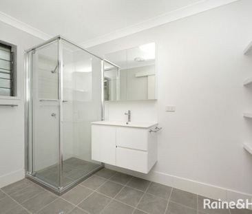 16 Garrick Street, West End, QLD 4810 - Photo 5