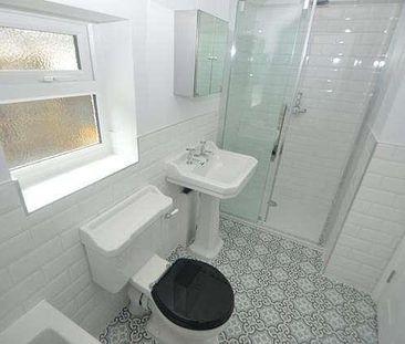 Bedroom Detached Bungalow In Farncombe, GU7 - Photo 4