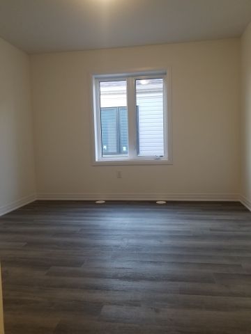 For Lease - 82 Feather Road, Welland, Ontario - Photo 5