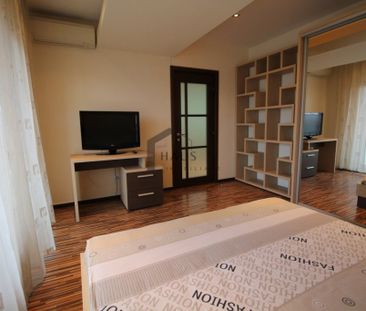 Apartament 3 camere 2 bai lux parcare subterana termen lung - Photo 3