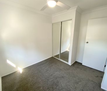 3 Bedroom Townhouse in Great Location! - Photo 1