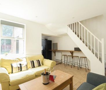 4 bedroom terraced house to rent - Photo 1