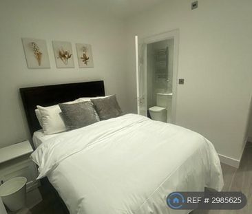 3 bedroom flat to rent - Photo 3