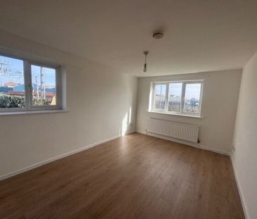 Manor Court, Blackpool, FY1 2EG - Photo 3