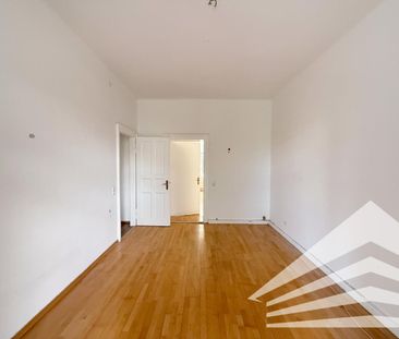 3 Zimmerwohnung mit Küche und Balkon in saniertem Stadthaus! - Foto 3