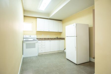 For Lease - 399 Lawrence Avenue Unit# Basement, Toronto, Ontario - Photo 3