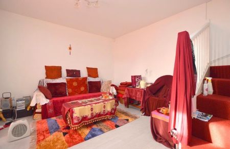 2 Bed End Terrace, Ellenhall Close, LU3 - Photo 5