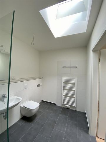 Wohnquartier im Stadtteil Burg - 4-Zimmerwohnung mit Loggia - Photo 4