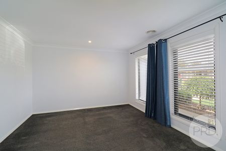 20 Cunjegong Loop, Gobbagombalin NSW 2650 - Photo 4