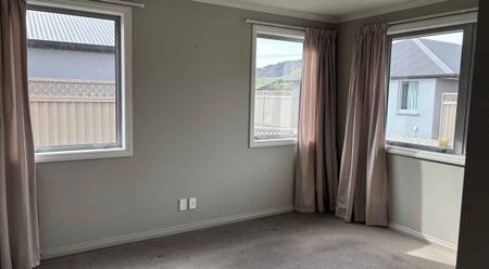 Cosy 3 bedroom available early December - Photo 4