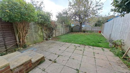 3 bedroom semi-detached house to rent - Photo 5