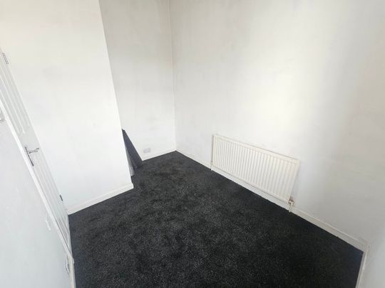 Pilsworth Road, Heywood - Photo 1