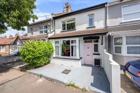 2 bedroom terraced house to rent - Photo 3