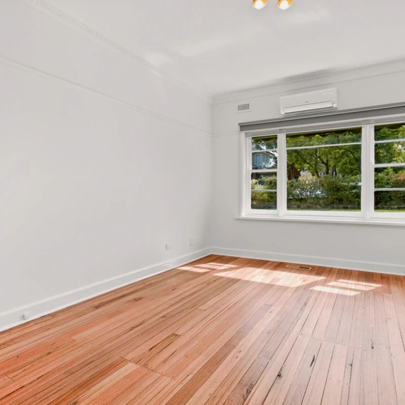 4 Bed, 2 Bath - Photo 1