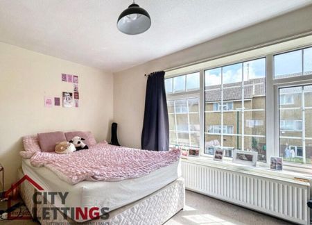 3 bedroom end of terrace house to rent - Photo 4
