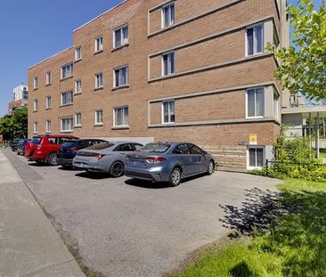 210 Av. Cloverdale - Photo 1