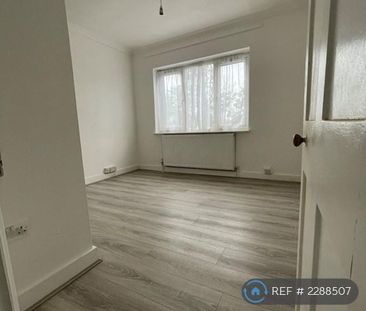 3 bedroom end of terrace house to rent - Photo 3