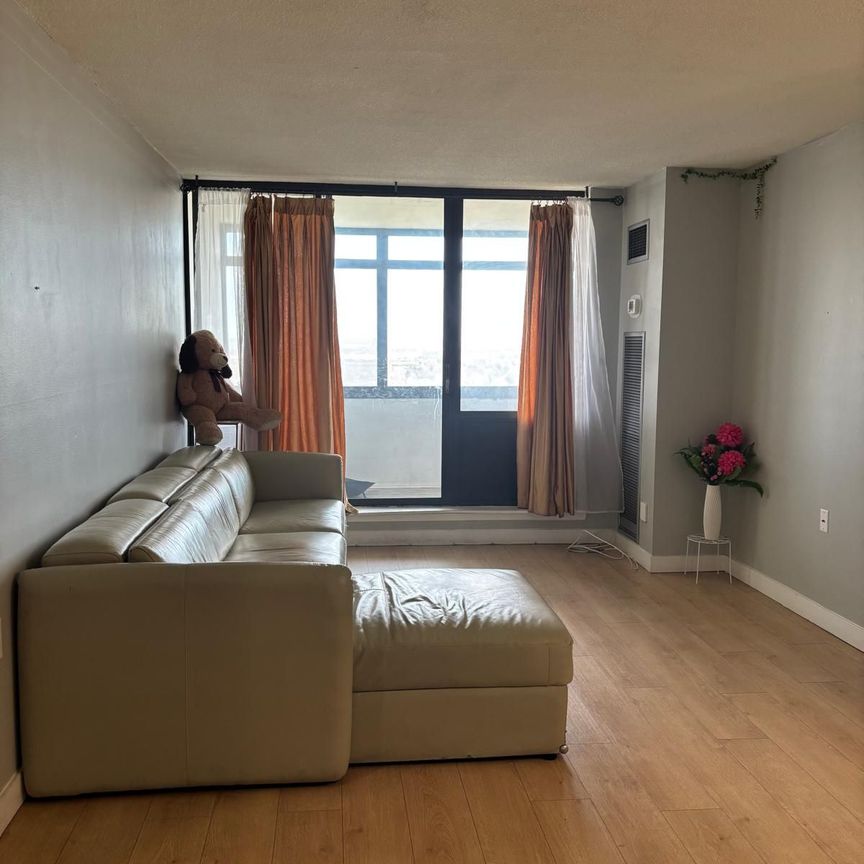 For Lease - 18 Knightsbridge Road Unit# 1605, Brampton, Ontario - Photo 1