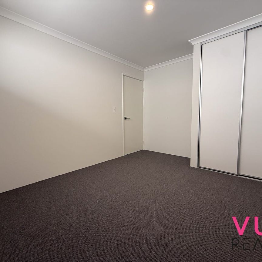 Brand new and Beautiful in Byford 4 x 2 HOME - Photo 1