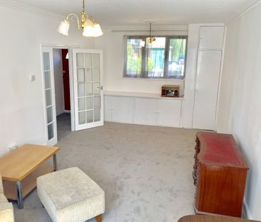 2 Bed Flat, Chilworth Court, SW19 - Photo 2