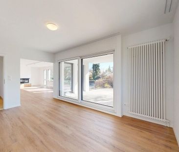 Unique 8.5-room single-family home with large garden - Photo 2