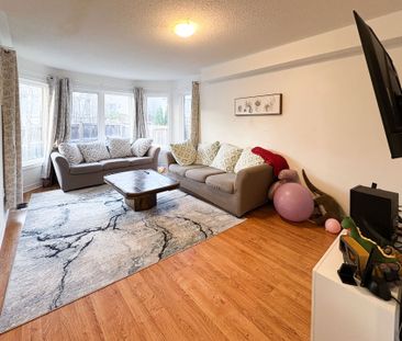 For Lease - 67 Sequin Drive, Richmond Hill, Ontario - Photo 2