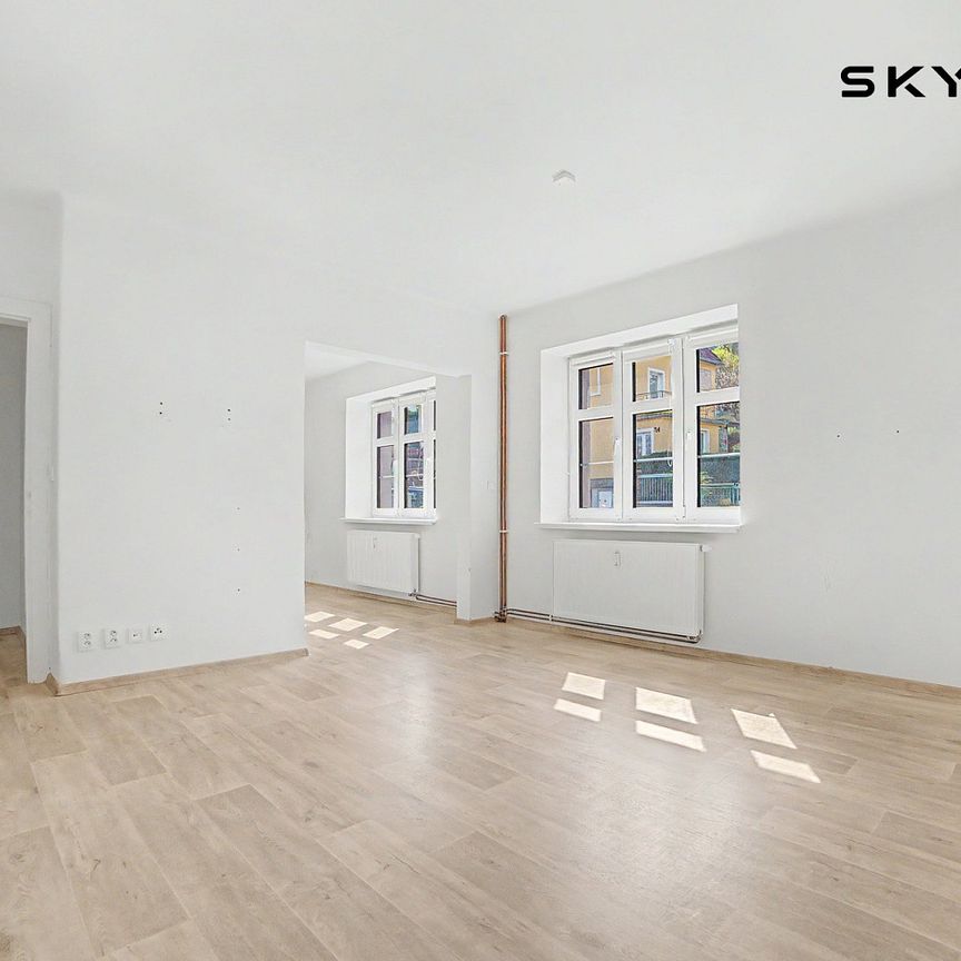 Pronájem bytu 2+1 65 m² - Photo 1