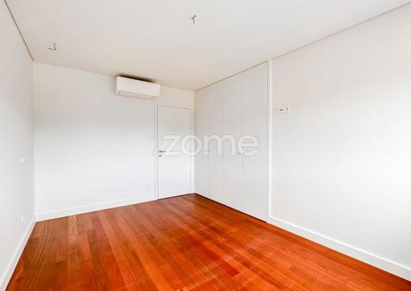 Apartamento T4 em Porto