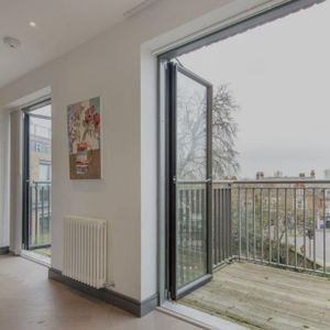 4 bedroom terraced house to rent - Photo 2