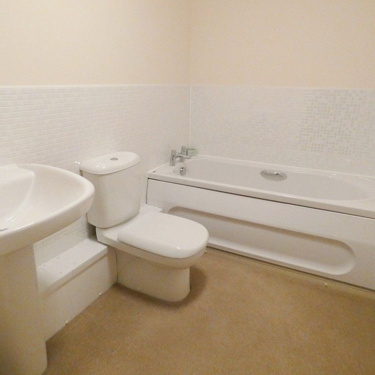 The Poplars, Lytham - Photo 1