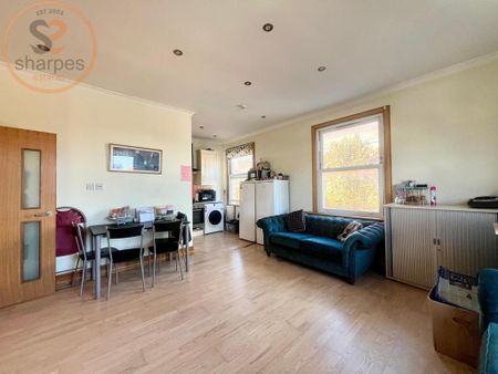 1 bedroom in a house share to rent - Photo 4