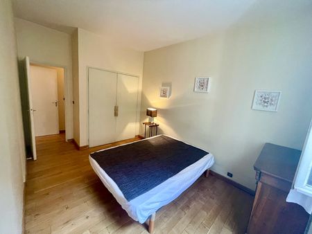 APPARTEMENT T2 MEUBLÉ DE 49 M2- QUARTIER GRAND ROND - Photo 2