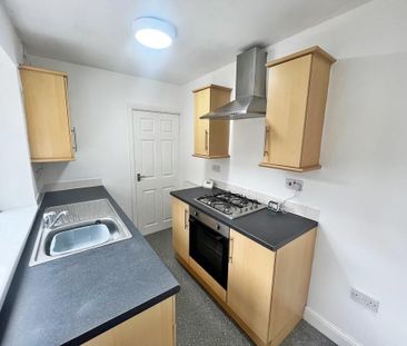 2 bedroom terraced house to rent - Photo 2