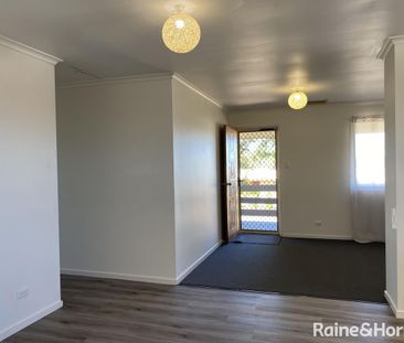 Fantastic family home with Sheds - Photo 2