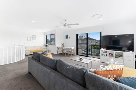 1 / 56 Hollywell Road, Biggera Waters QLD 4216 - Duplex For Rent | Domain - Photo 3