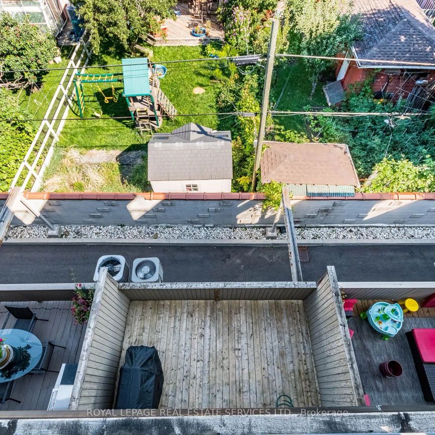 Condo Townhouse For Lease | W9245254 - Photo 1