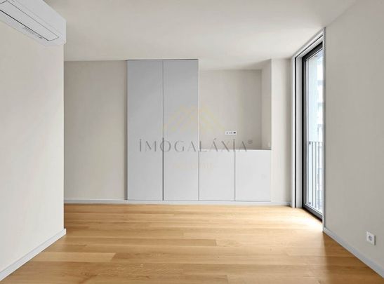 Santa Marinha e São Pedro da Afurada, Porto District - Photo 1