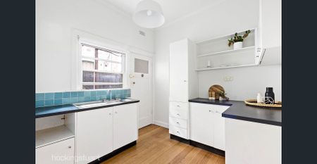 Ground Floor Deco Delight - See it, love it and live the location - Photo 5