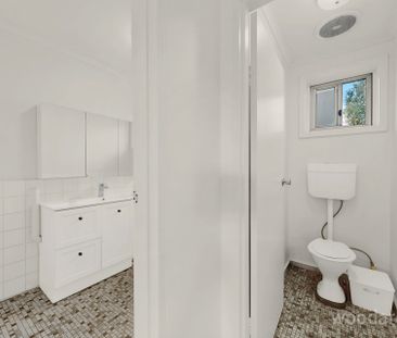 A Perfect Blend of Space, Style and Simplicity - Photo 6
