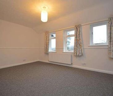 Bedroom Top Floor Apartment In Godalming, GU7 - Photo 5