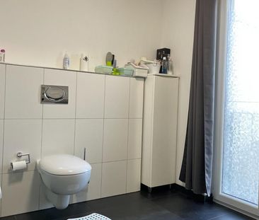 Helles, teilmöbliertes Reihenhaus mit 4,5 Zimmern, Einbauküche un - Photo 1