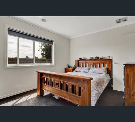 4/215 Station Road, Melton, Vic 3337 - Photo 1