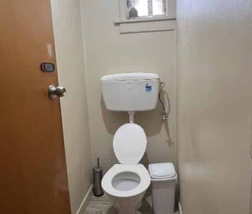 Spacious 3-BedroomHouse with 2 Bathrooms in Hawthorndale, Invercargill - Photo 3