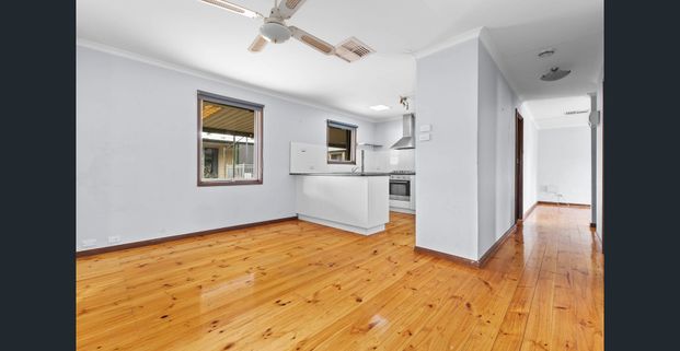 Beautiful Family Home in a Prime Location – Comfort, Space & Convenience - Photo 1