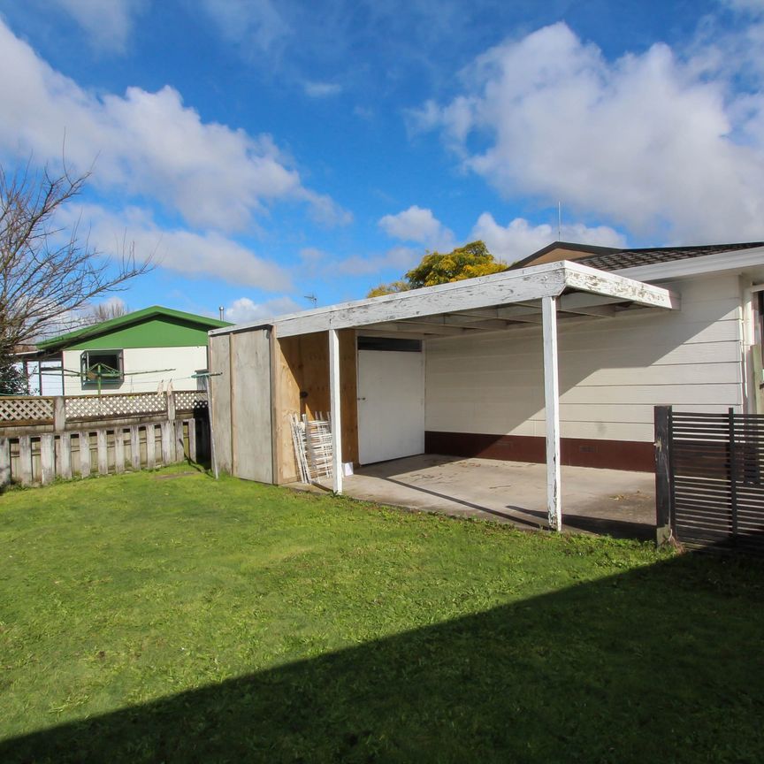 Three-bedroom home in a desirable location - Photo 1